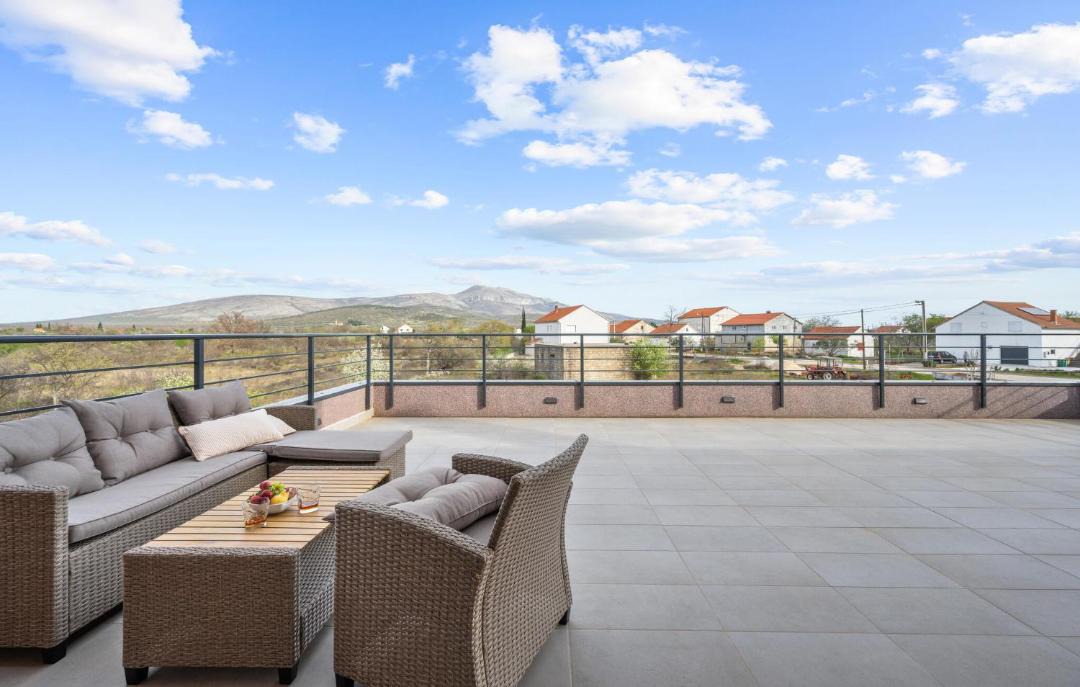 Photo of Patio Balcony in Oklaj