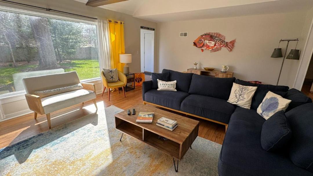 Photo of Livingroom in Shorewood-Tower Hills-Harbert