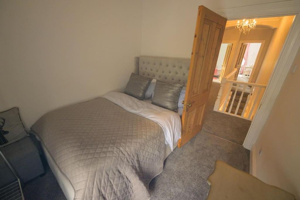 Photo of Bedroom in Abercwmboi