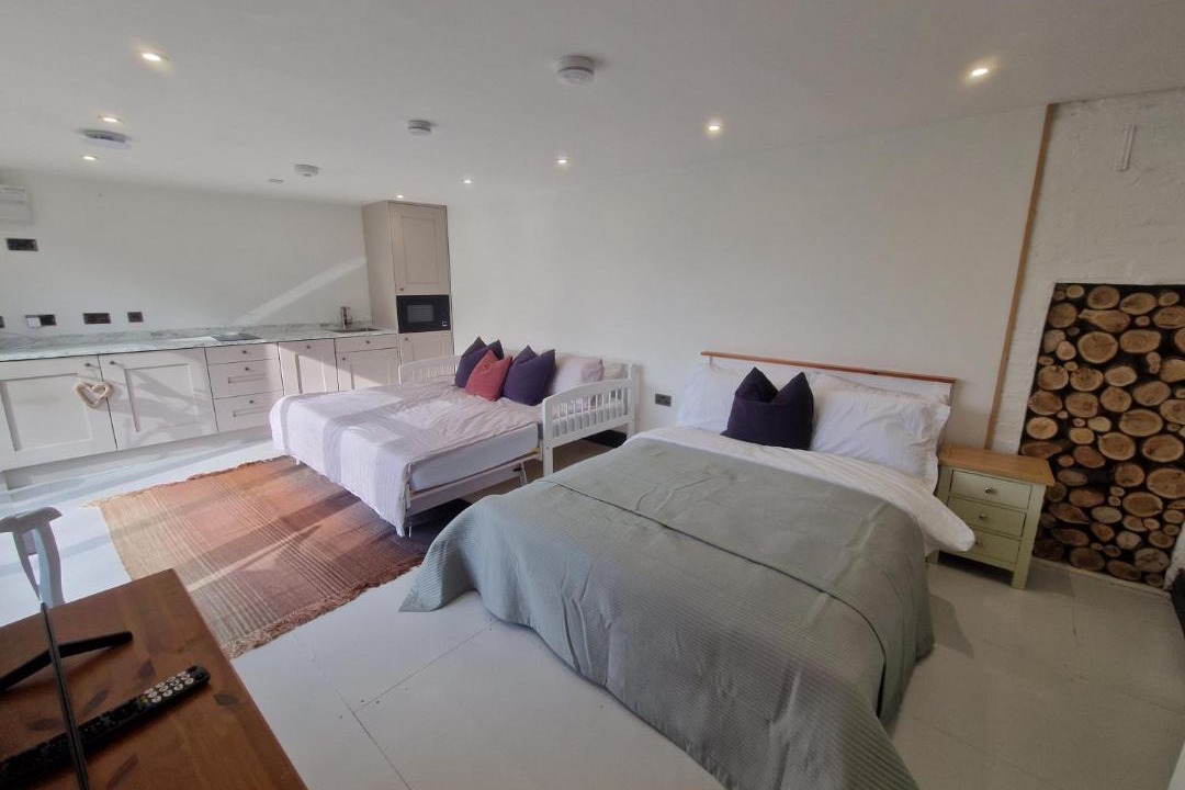 Photo of Others in Heath and Reach