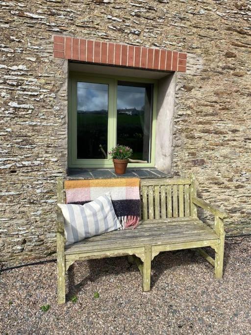 Photo of Others in Hele