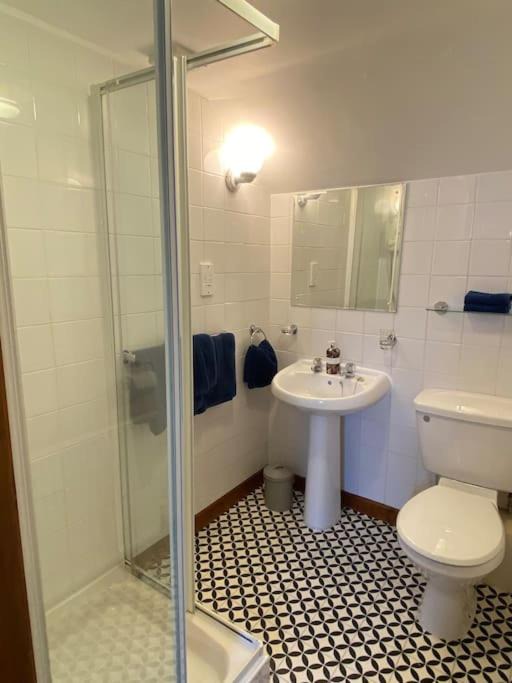 Photo of Others in Hele