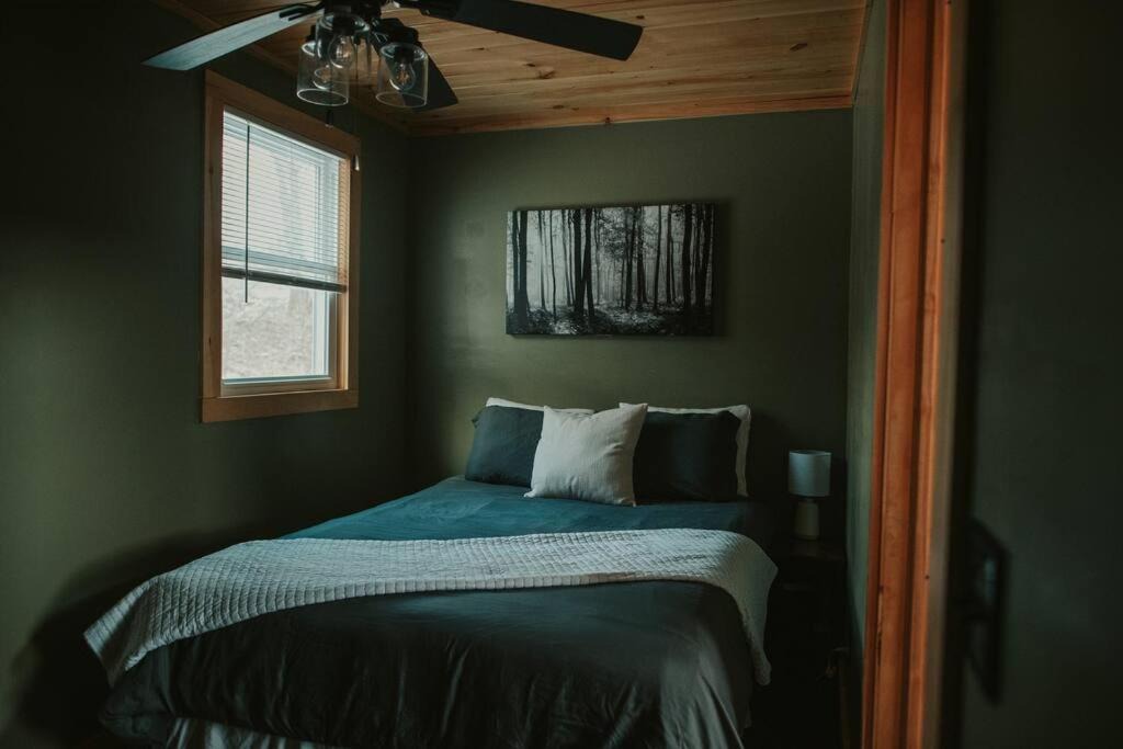 Photo of Bedroom in Roxbury