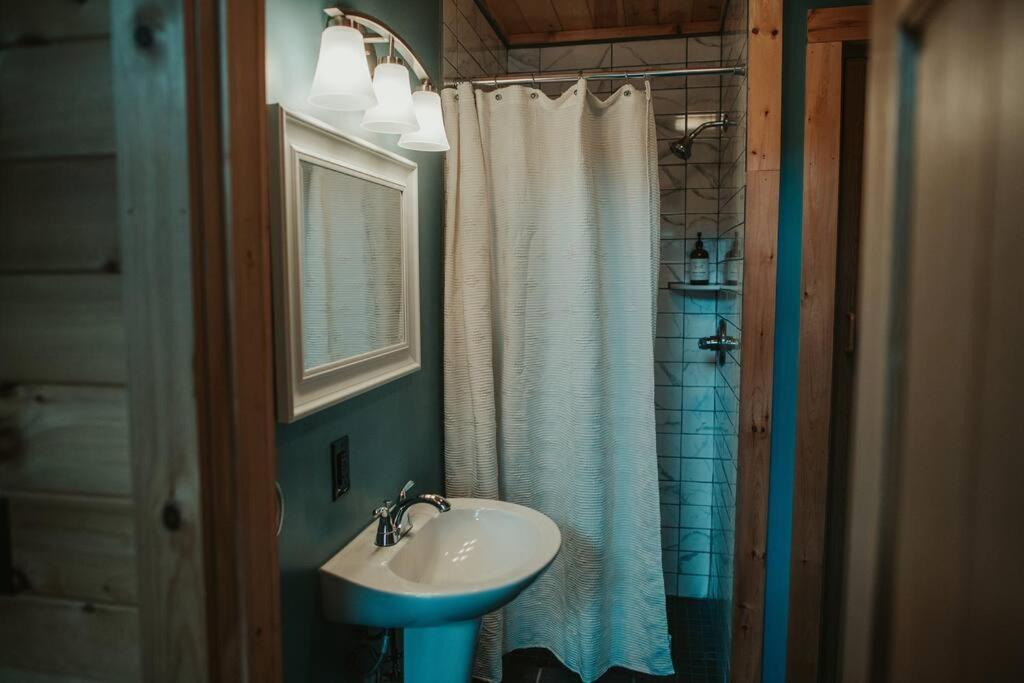 Photo of Bathroom in Roxbury