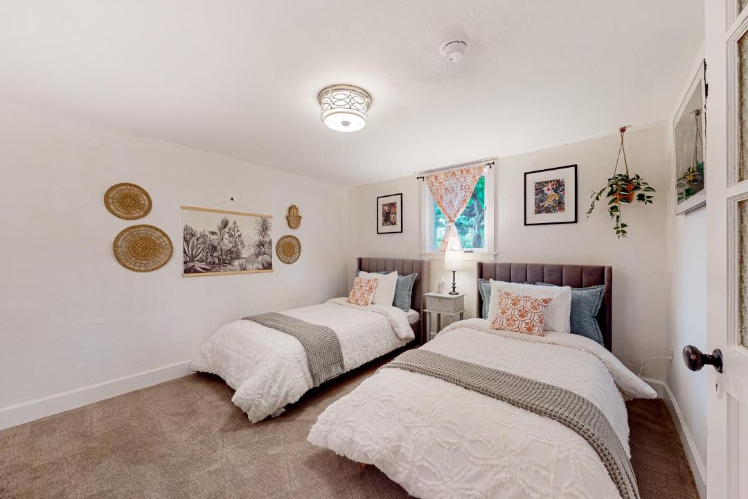 Photo of Others in Multnomah