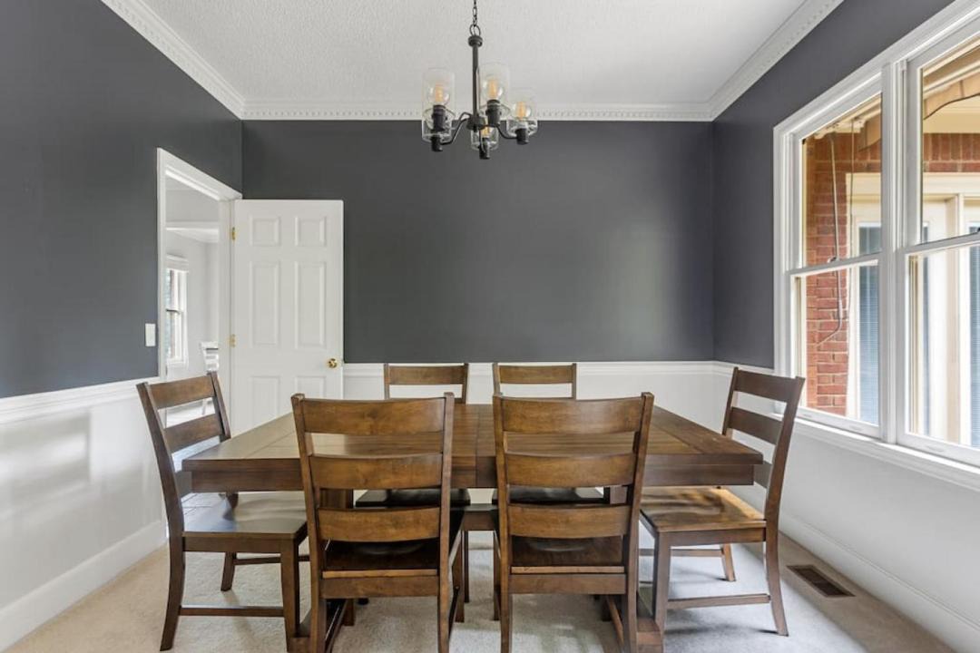 Photo of Livingroom in Lexington