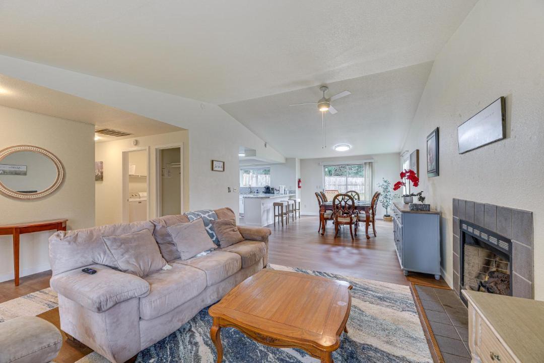 Photo of Livingroom in Tanglewilde-Thompson Place