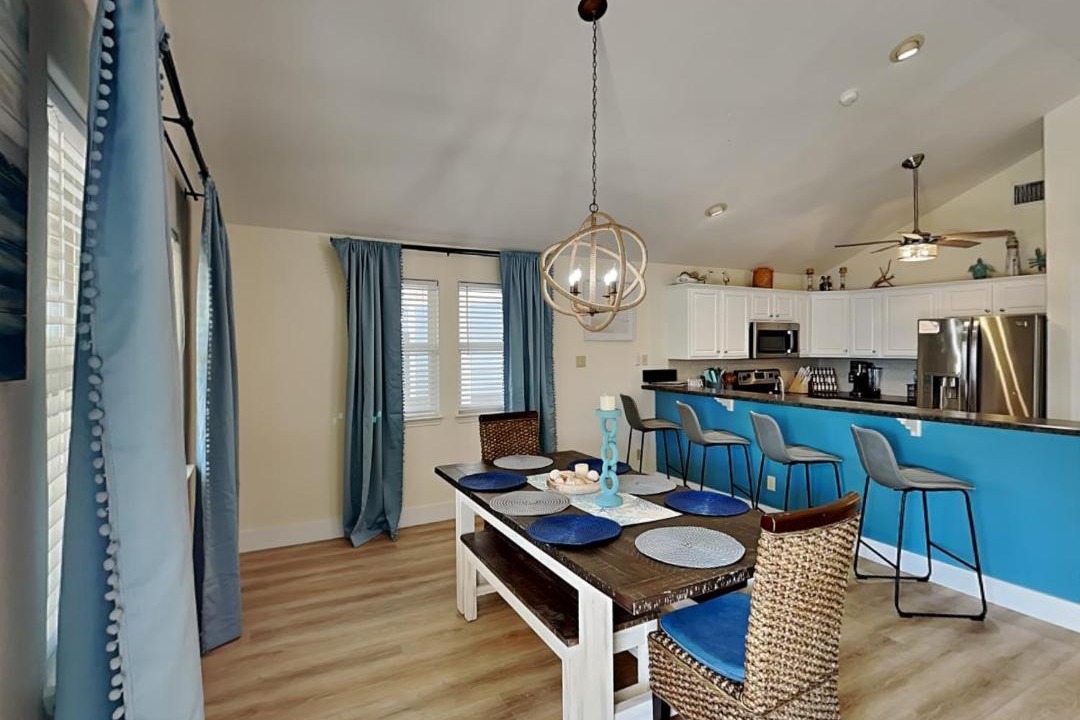 Photo of Others in Leeward Sands