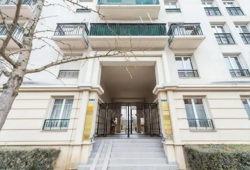 Photo of Others in Serris