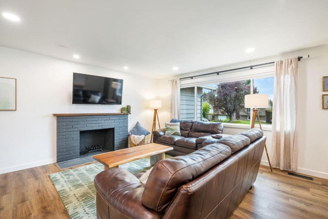 Photo of Others in Inglewood-Finn Hill