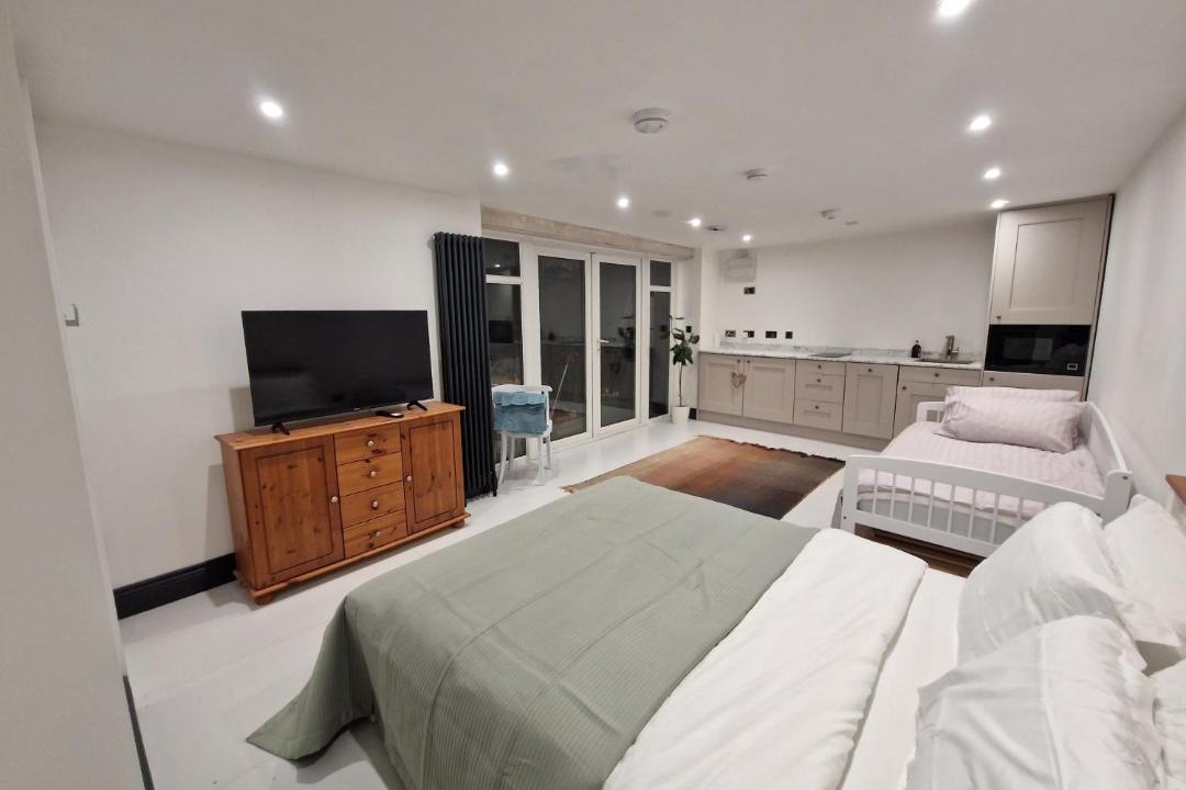 Photo of Others in Heath and Reach