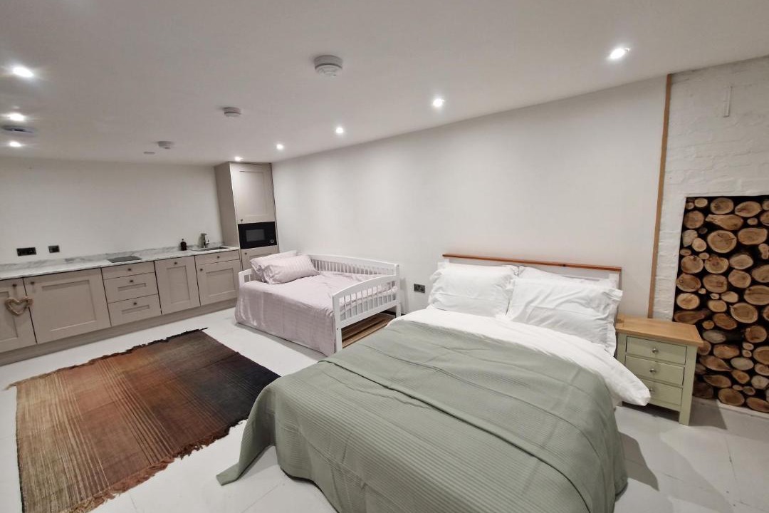 Photo of Others in Heath and Reach