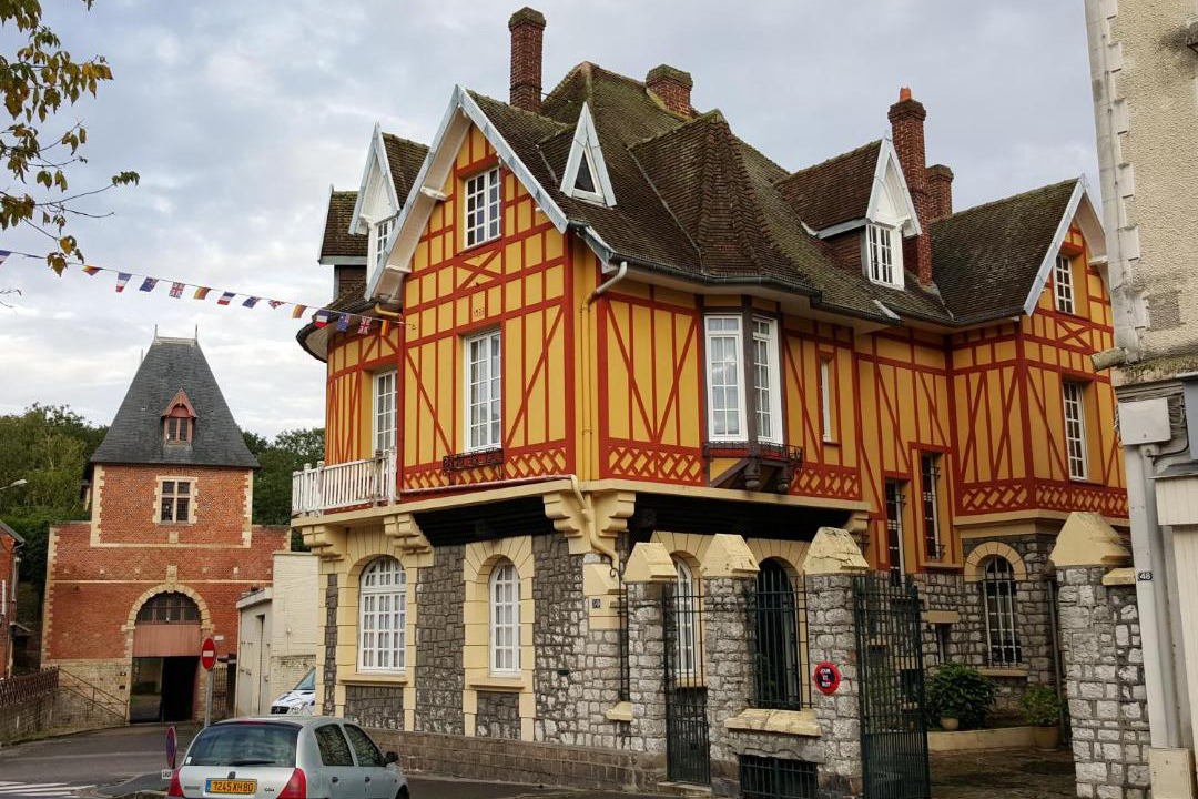 Photo of Buildings in Peronne