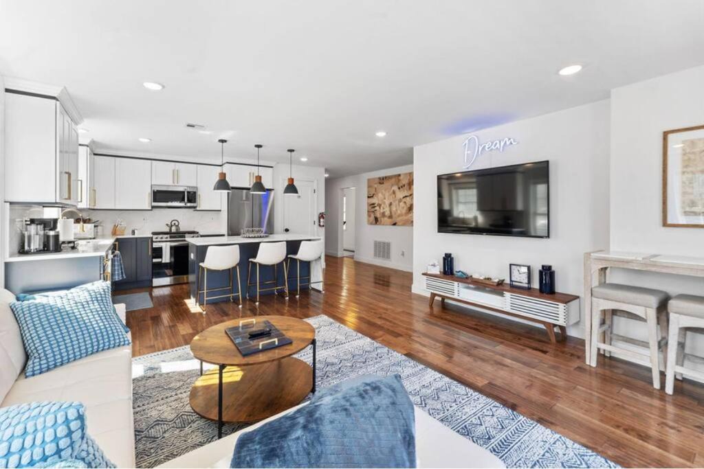 Photo of Livingroom in Weequahic