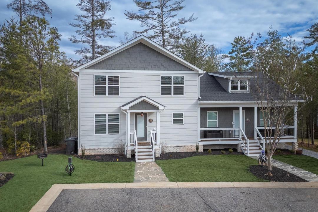 Photo of Buildings in Helen