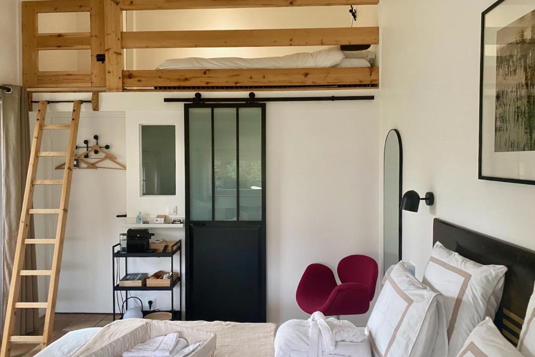 Photo of Others in Croth