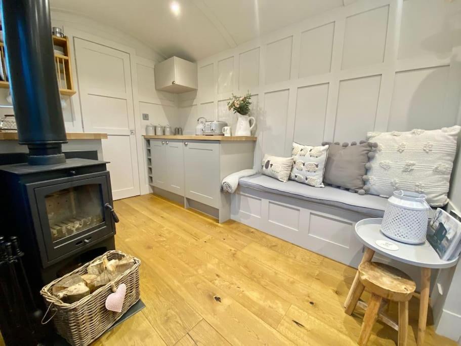 Photo of Others in Hever