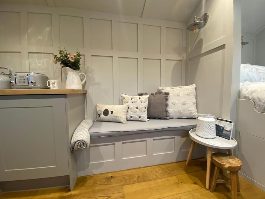 Photo of Others in Hever