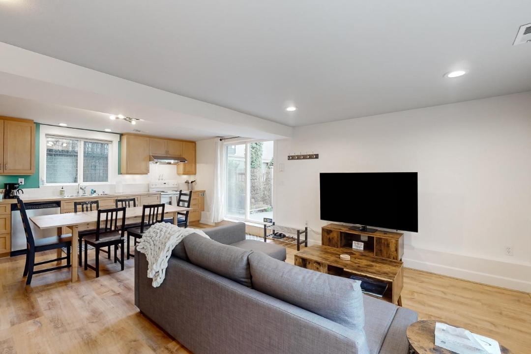 Photo of Others in Green Lake