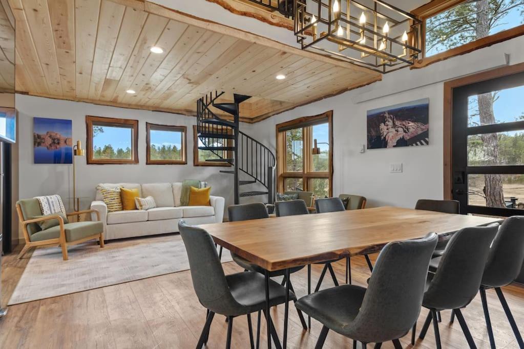 Photo of Livingroom in Custer