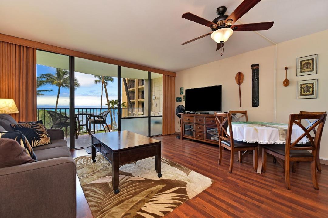 Photo of Livingroom in Kahana