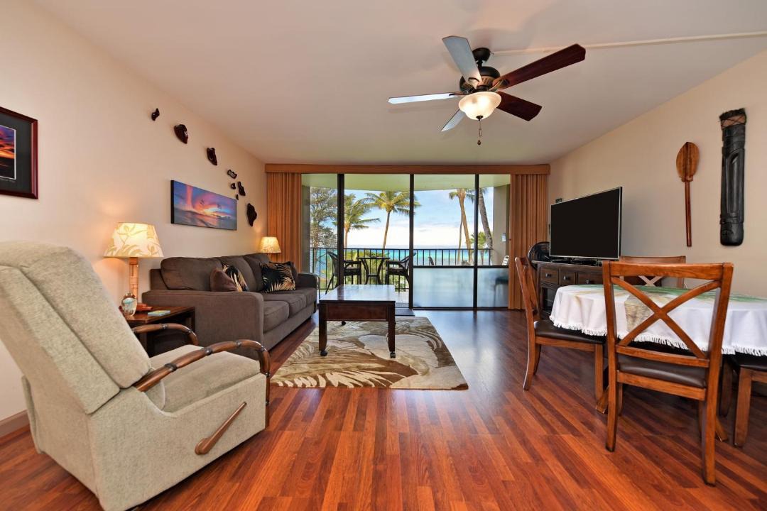 Photo of Livingroom in Kahana