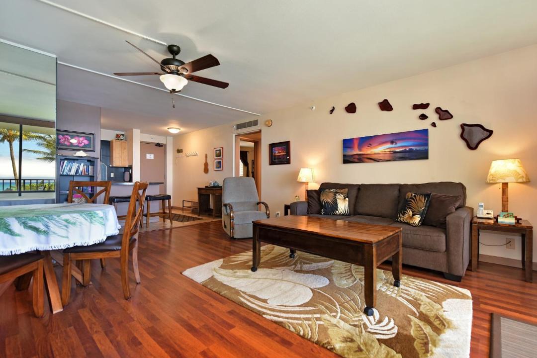 Photo of Others in Kahana