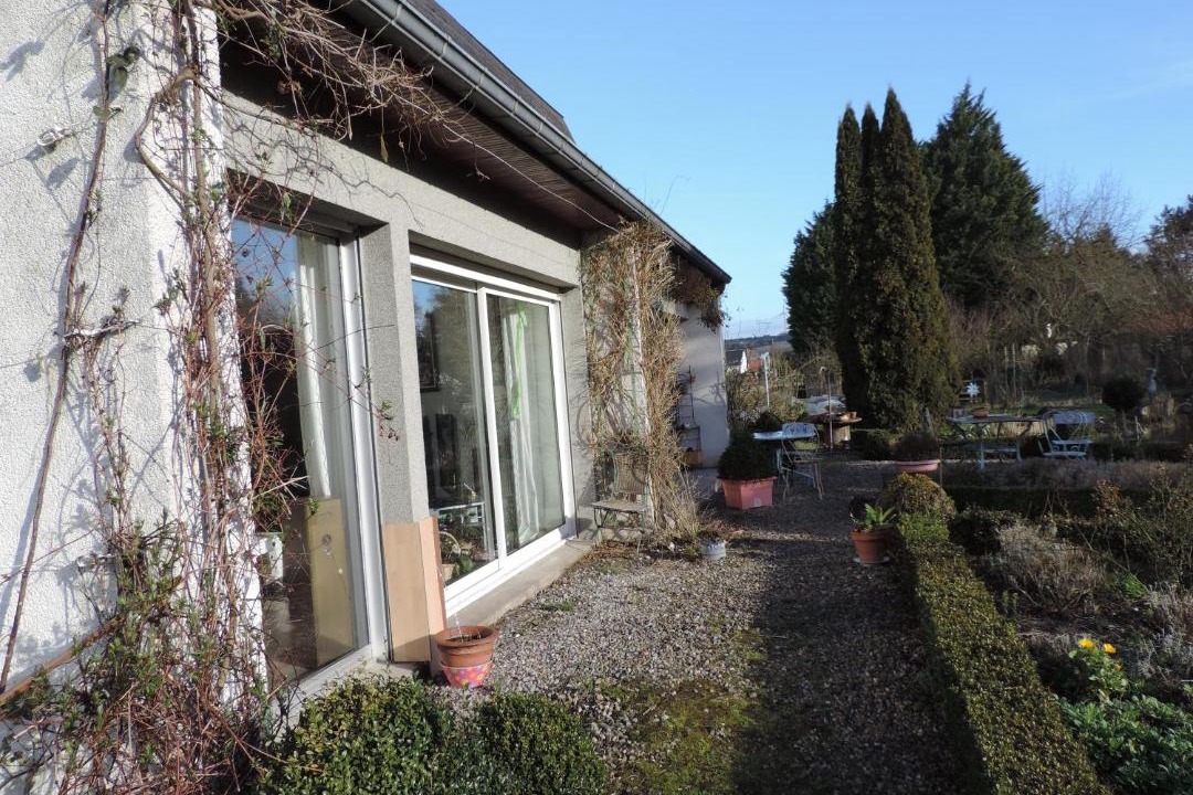 Photo of Buildings in Erondelle