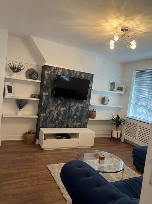 Photo of Livingroom in White City