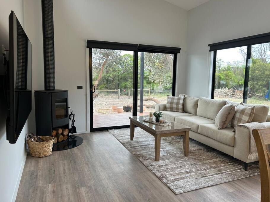 Photo of Livingroom in The Honeysuckles