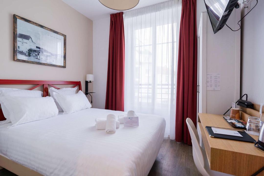 Photo of Bedroom in Saint-Marc-sur-Mer