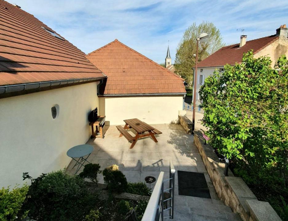 Photo of Buildings in Prenois