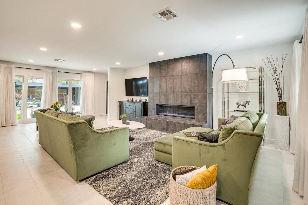 Photo of Livingroom in Nacogdoches