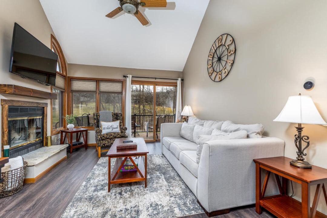 Photo of Livingroom in The Galena Territory