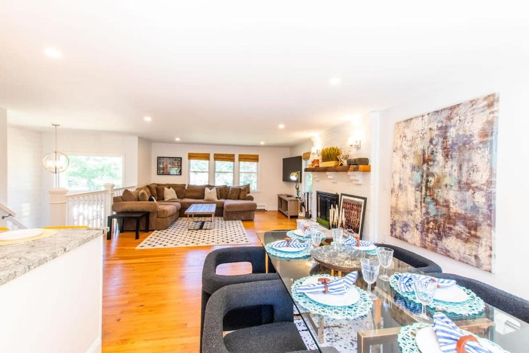Photo of Livingroom in East Sandwich