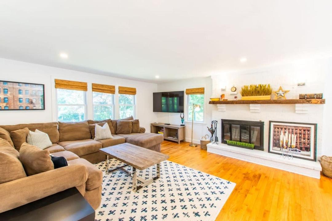Photo of Livingroom in East Sandwich
