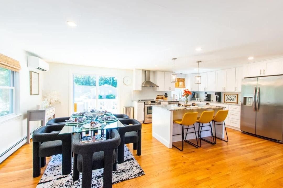 Photo of Livingroom in East Sandwich