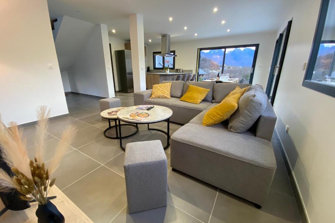 Photo of Livingroom in Mercury