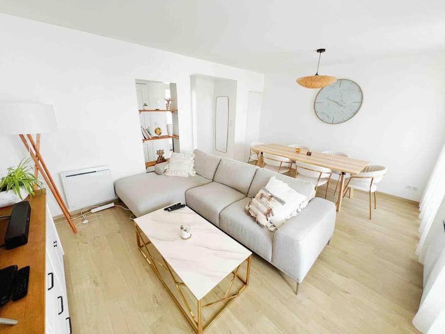 Photo of Livingroom in Chantilly