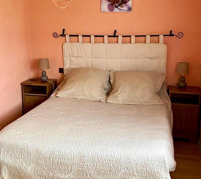 Photo of Bedroom in Tours-en-Vimeu