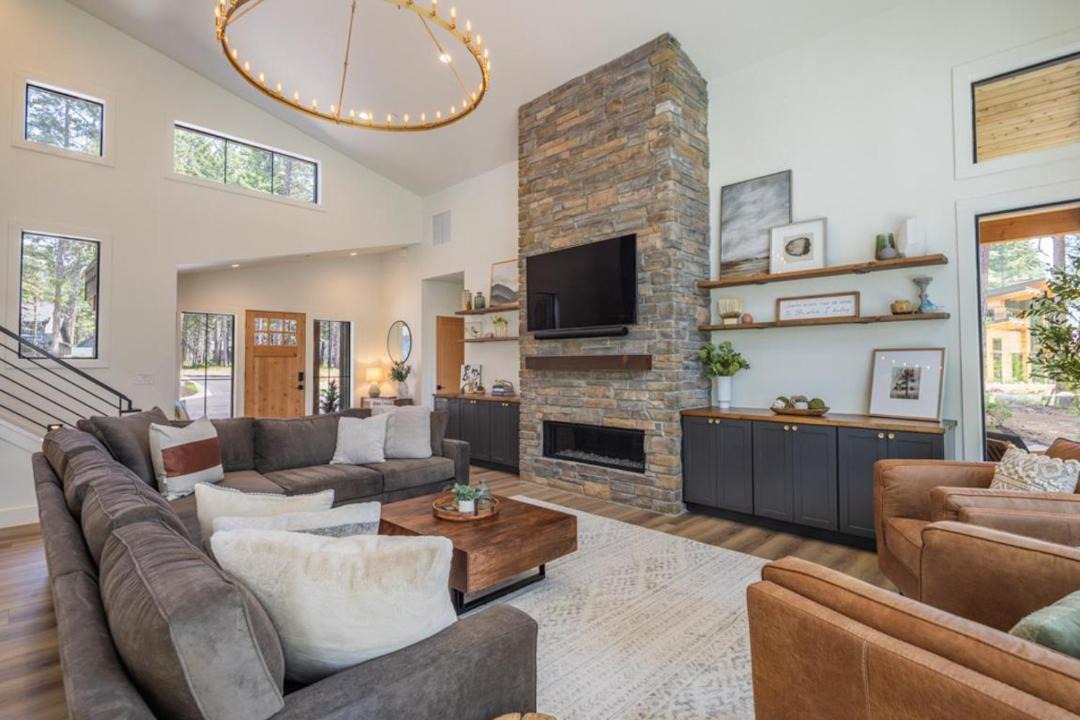 Photo of Others in Roslyn