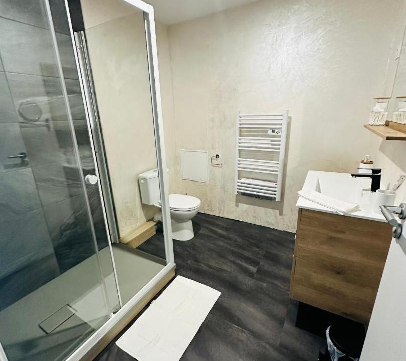 Photo of Bathroom in Massiac