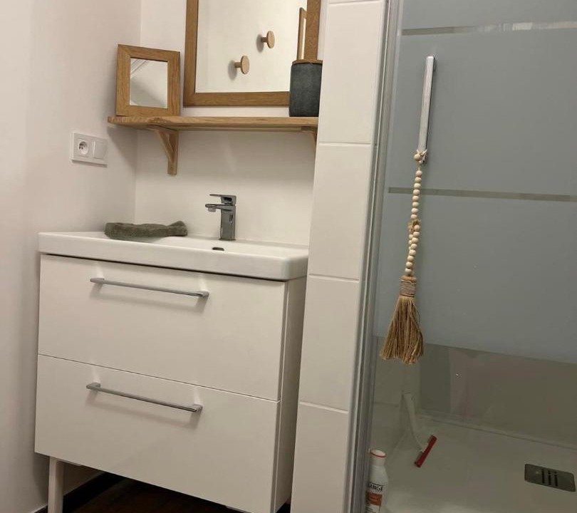 Photo of Others in Trepied