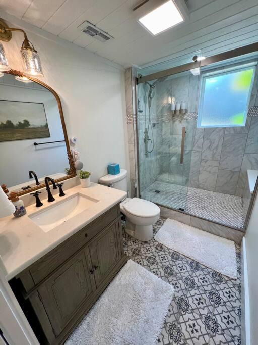 Photo of Bathroom in Albertville