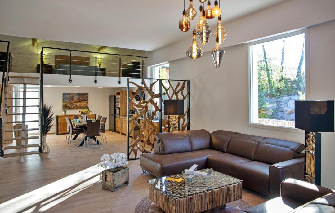 Photo of Others in Cannes-et-Clairan