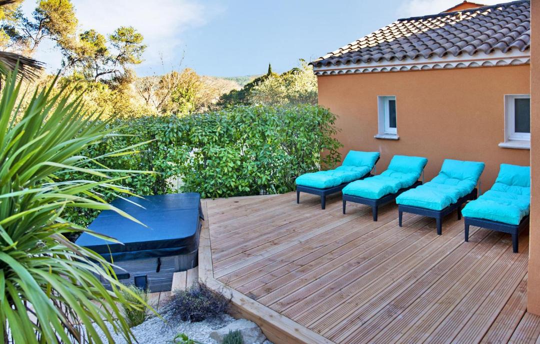 Photo of Others in Cannes-et-Clairan