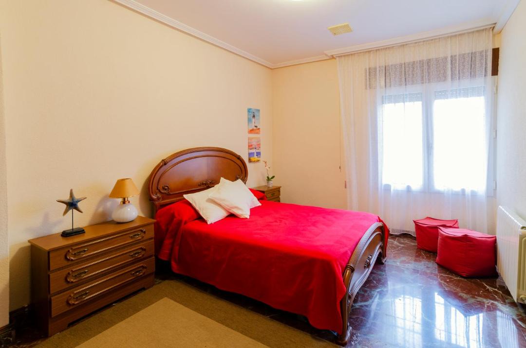 Photo of Bedroom in Los Nietos