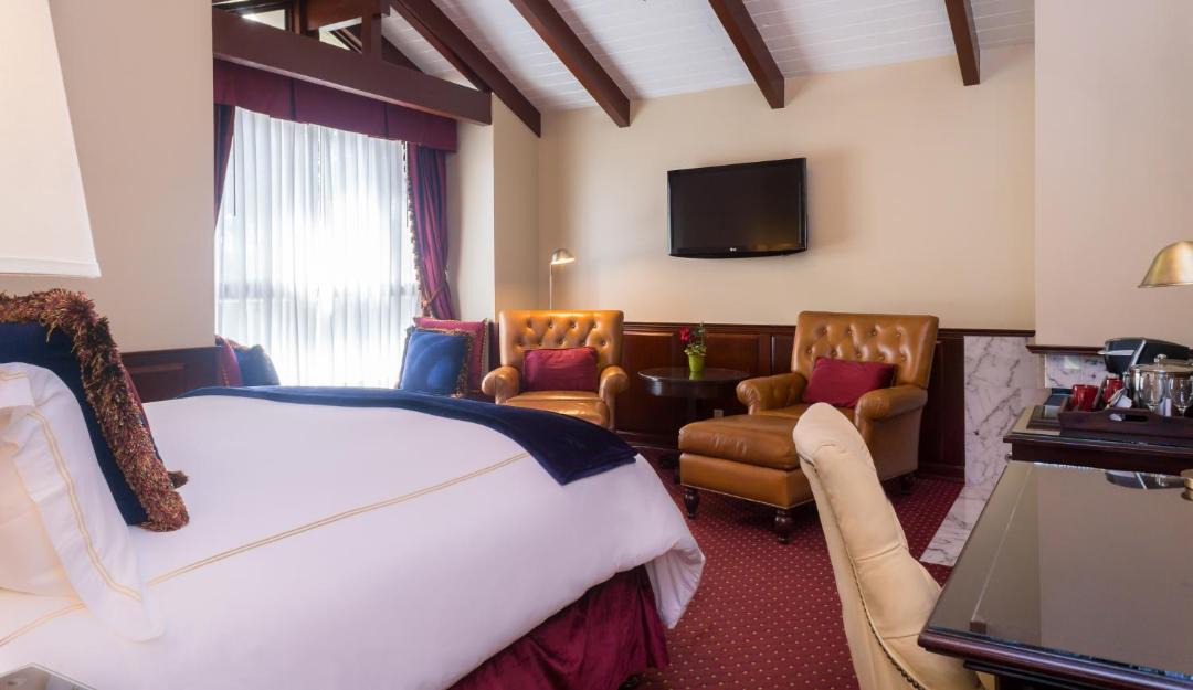 Photo of Others in Golden Rectangle