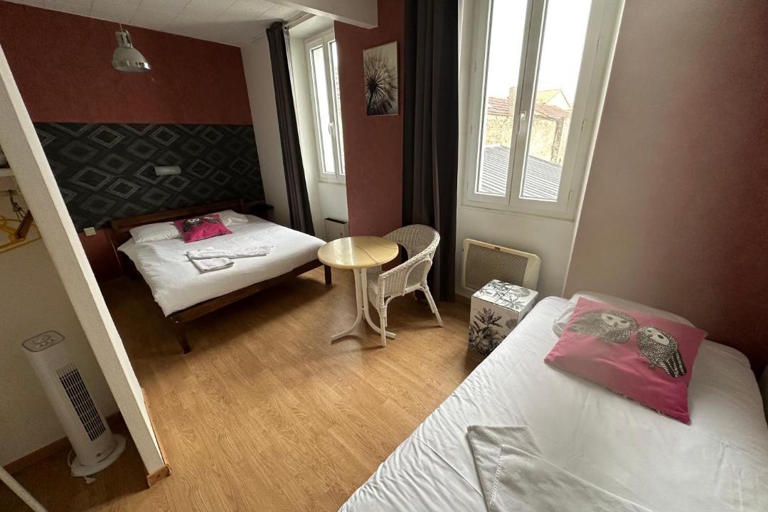 Photo of Others in La Rogere