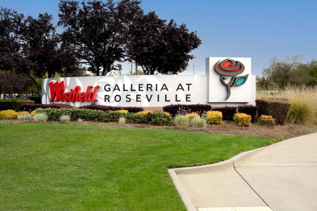 Photo of Buildings in East Roseville Parkway